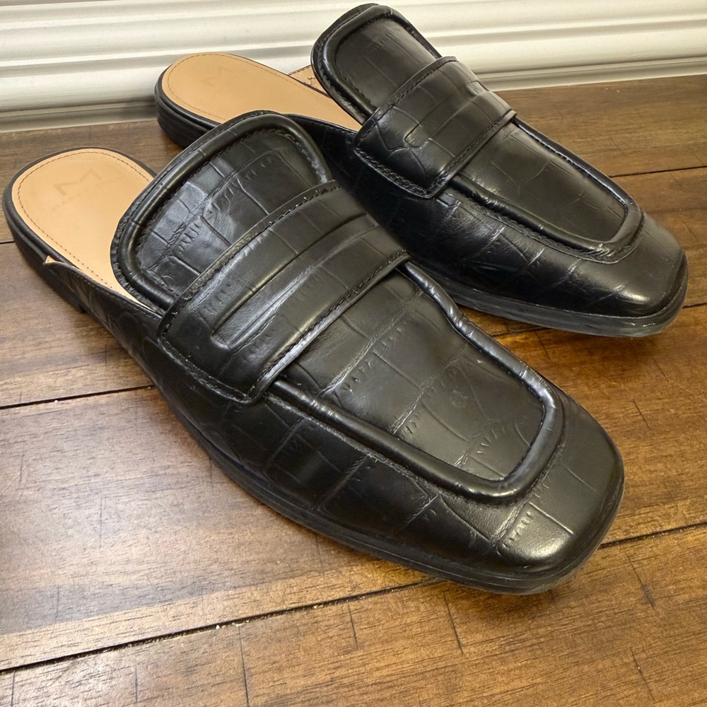 MARC FISHER Flyta loafer mule in black croc-embossed leather size 10